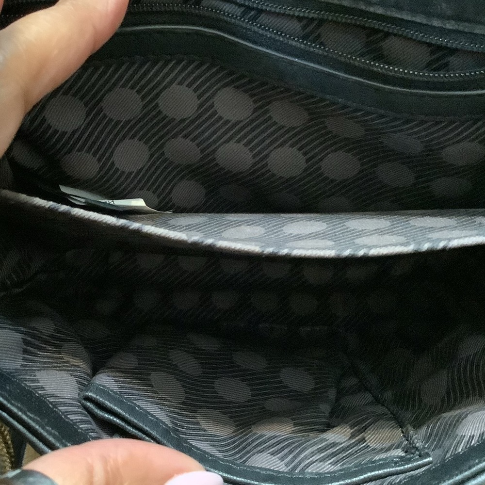 VINCE CAMUTO LEATHER SHOULDER BAG - Picture 10 of 13